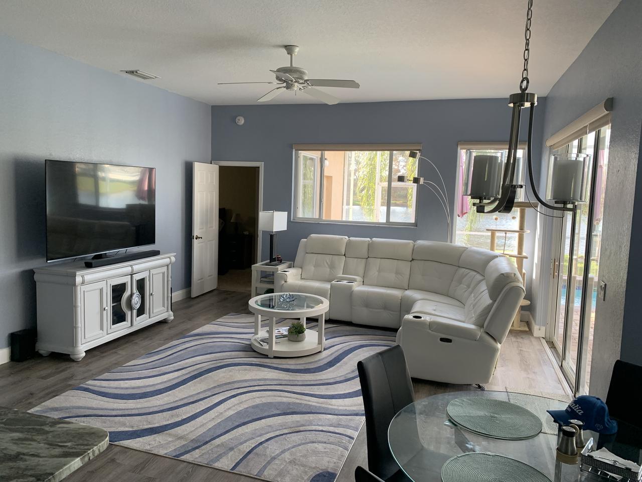 Profile photo 3 of 9