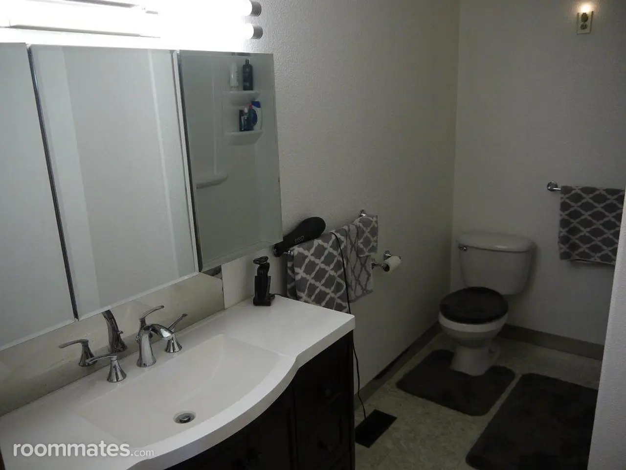 Profile photo 7 of 8