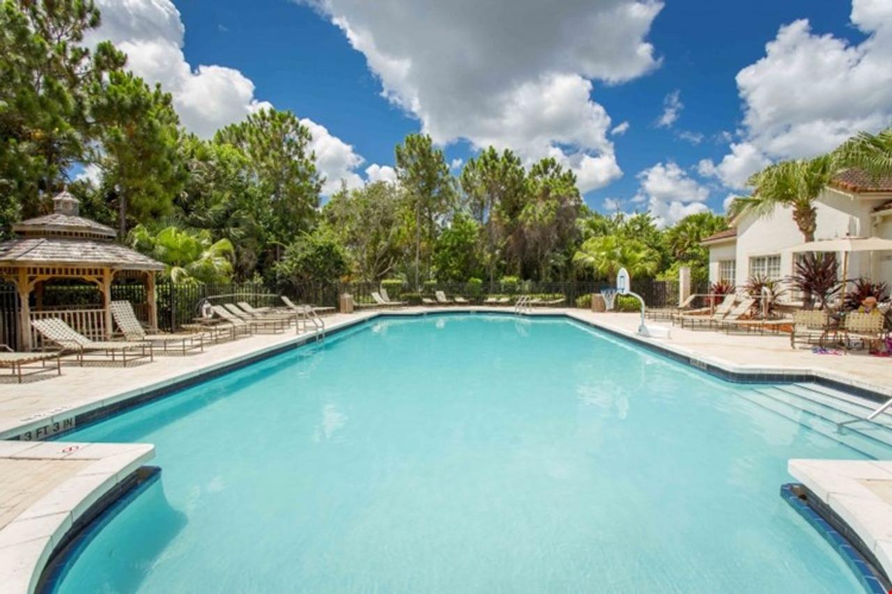 Profile photo 1 of 7