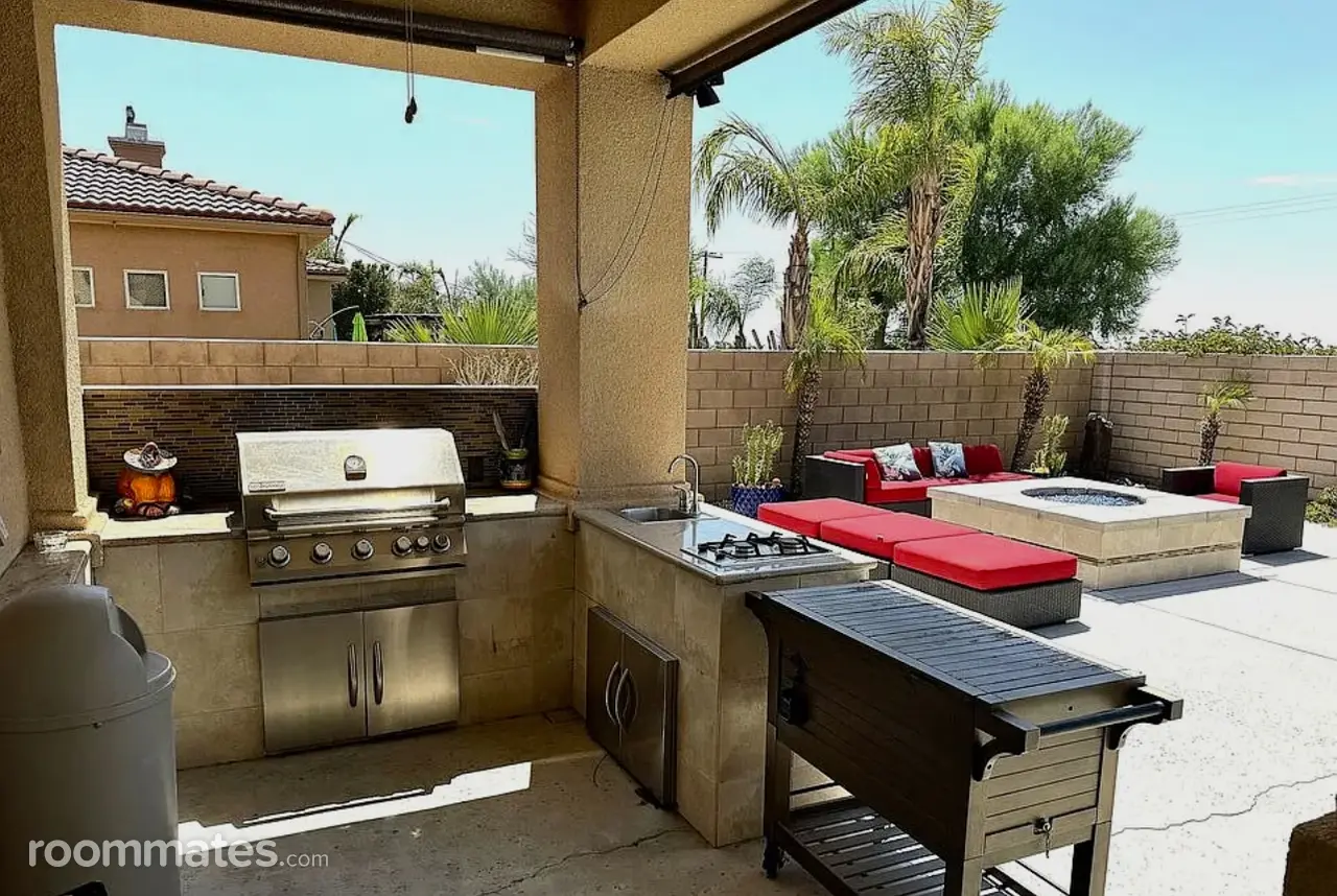 Profile photo 9 of 20