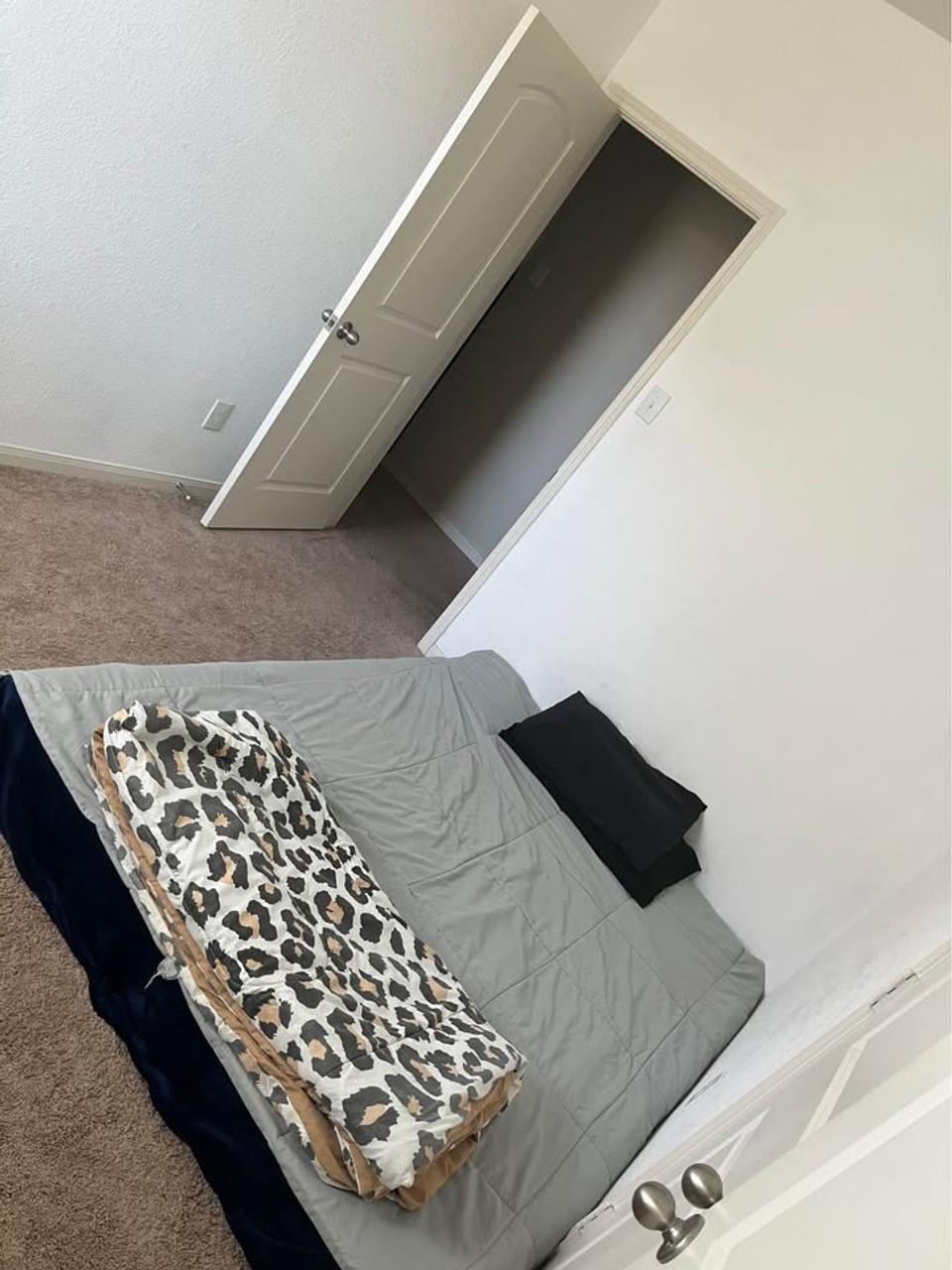 Profile photo 1 of 4