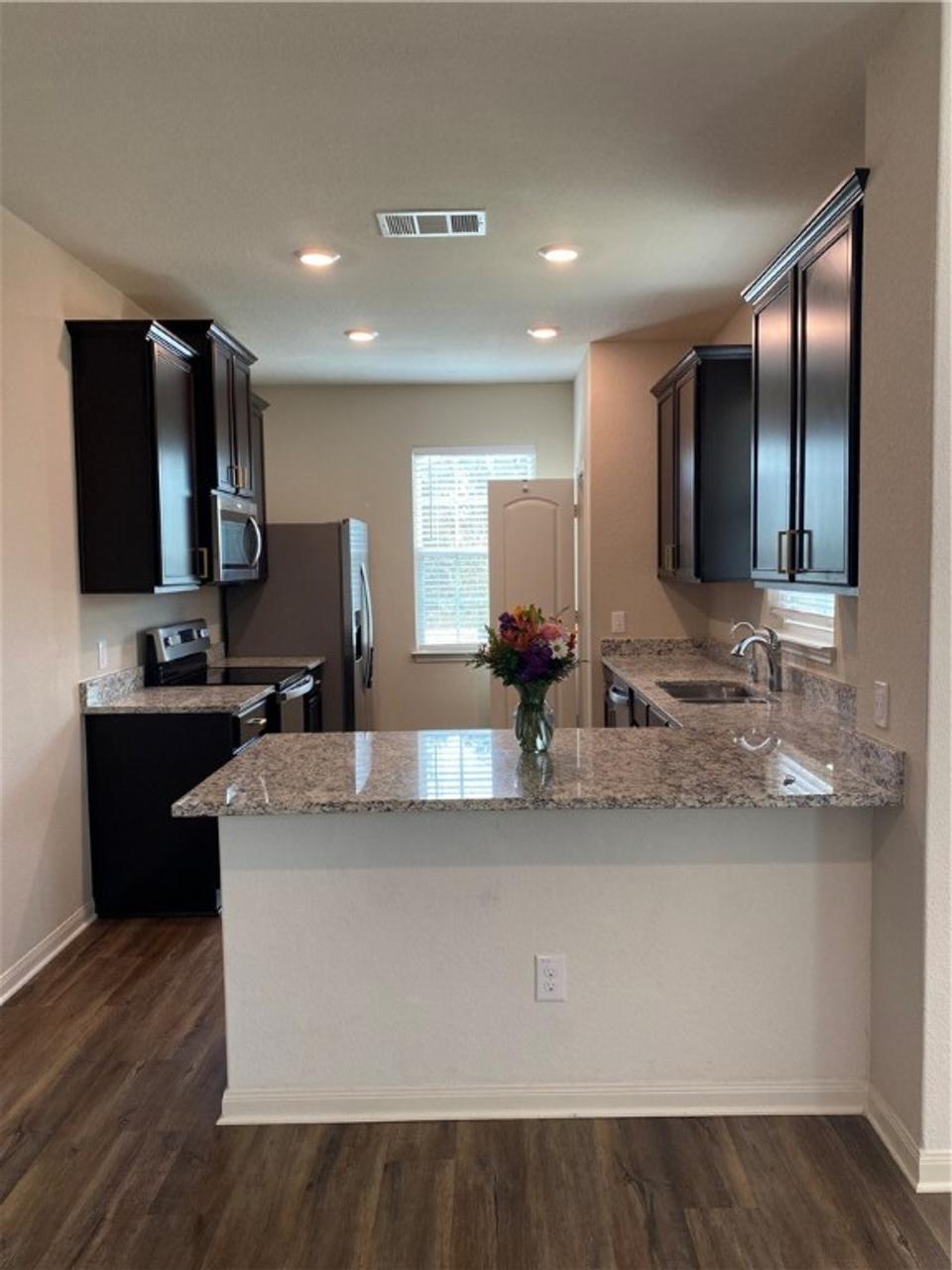 Profile photo 2 of 4