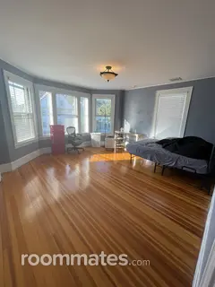 Room for rent in Dorchester, MA $1000, house