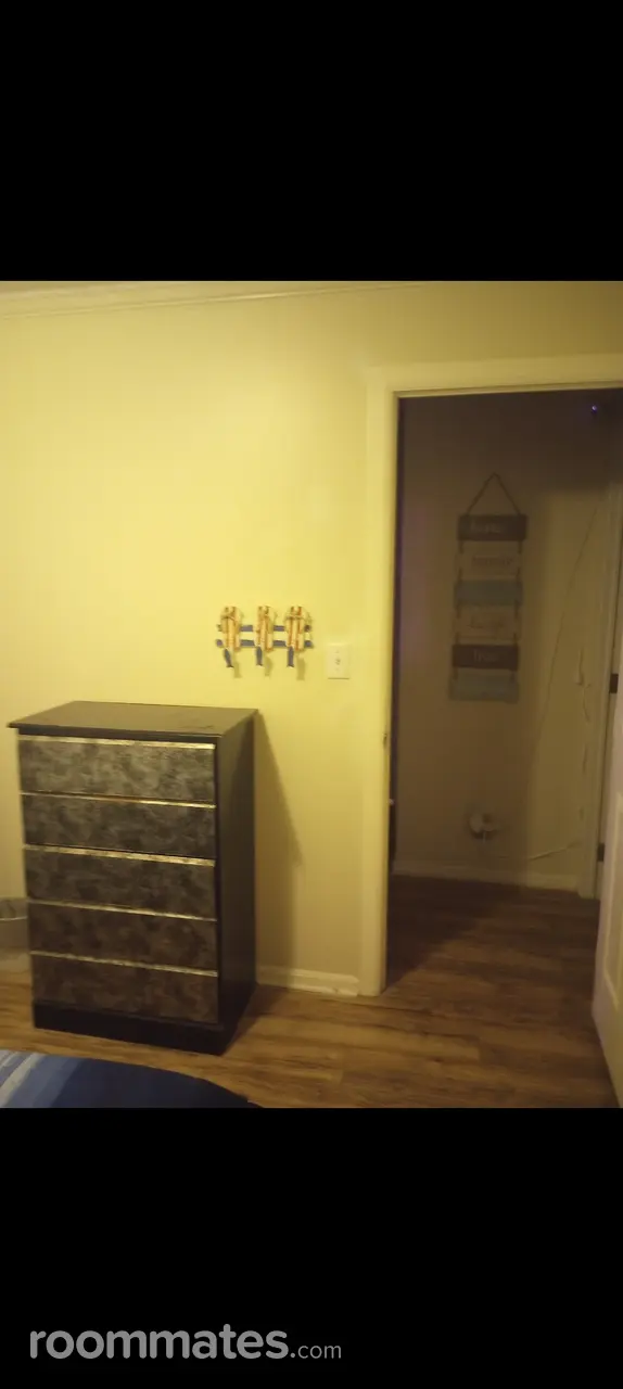 Profile photo 7 of 10