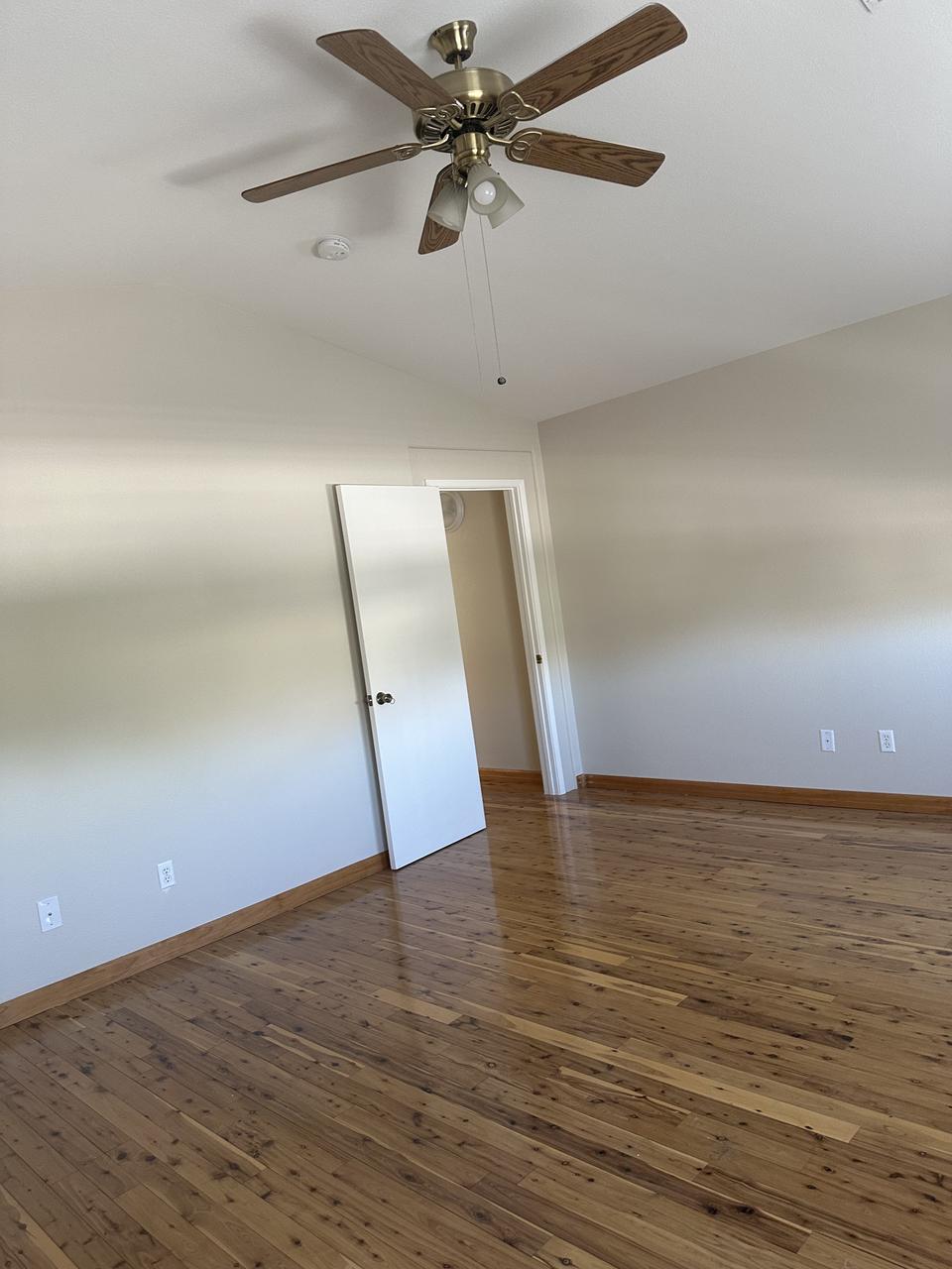 Profile photo 4 of 15