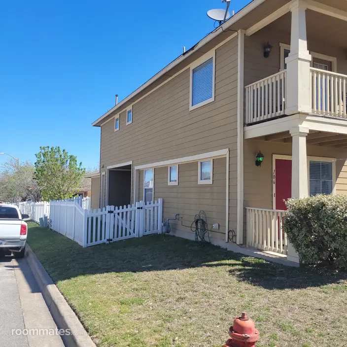 Room for rent in Kyle, TX $800, house