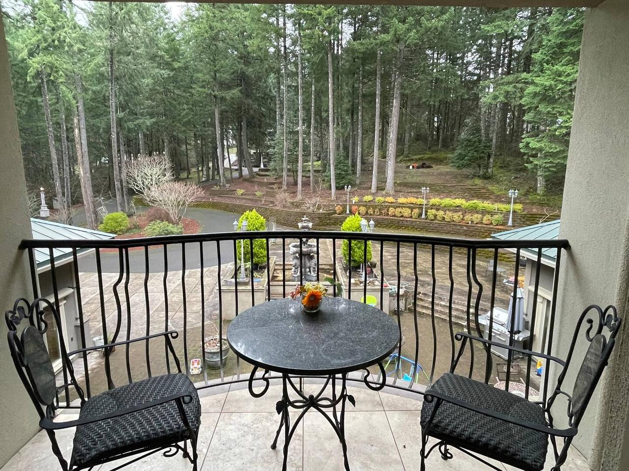 Profile photo 5 of 10