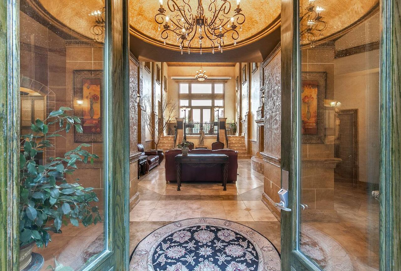 Profile photo 7 of 10