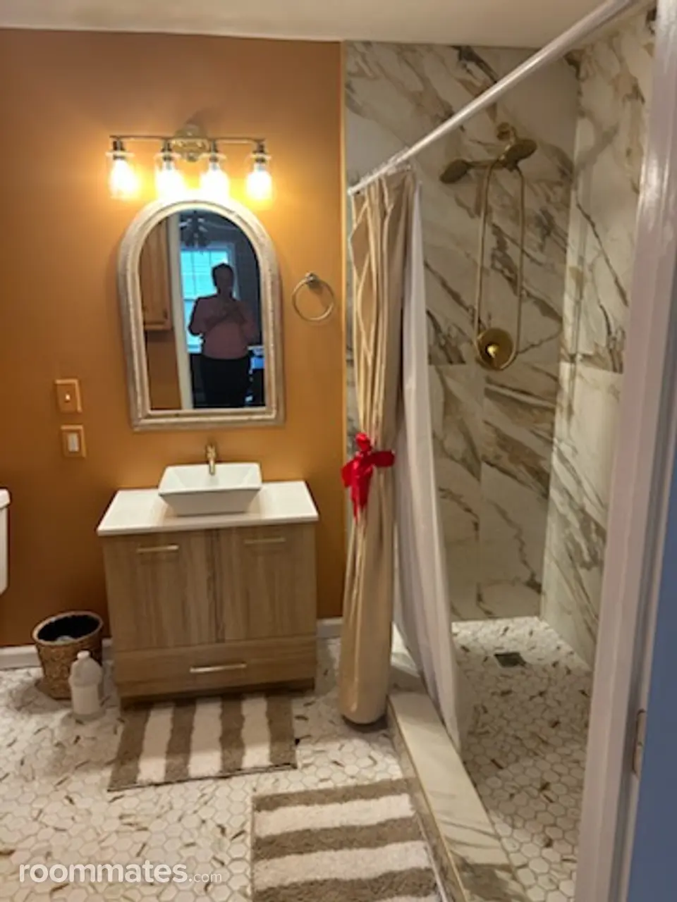 Profile photo 9 of 10