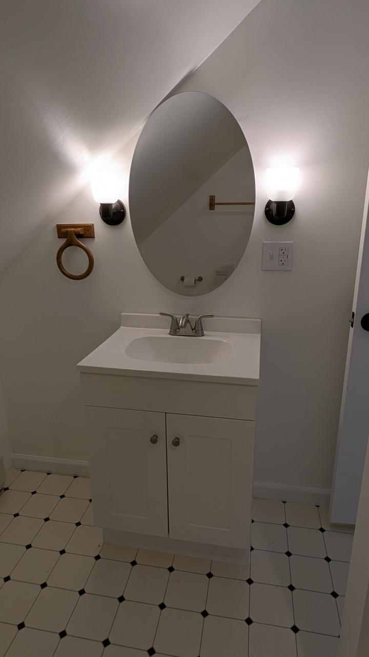 Profile photo 3 of 11