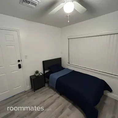 Room for rent in Tampa, FL $1000, house