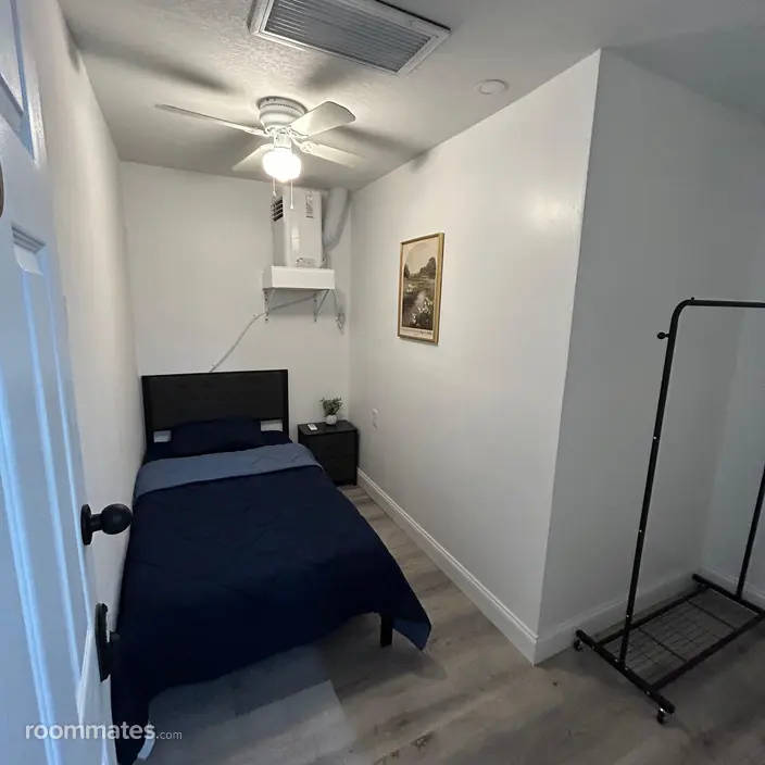 Room for rent in Tampa, FL $950, house