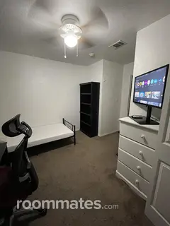 Room for rent in San Antonio, TX $400, townhouse