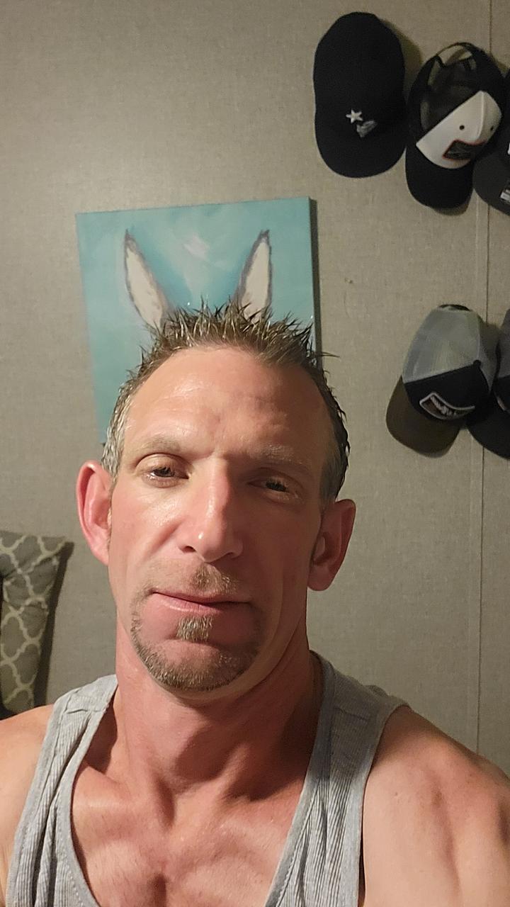 Victor is looking for a room in San Antonio, TX, San Marcos, TX, Seguin