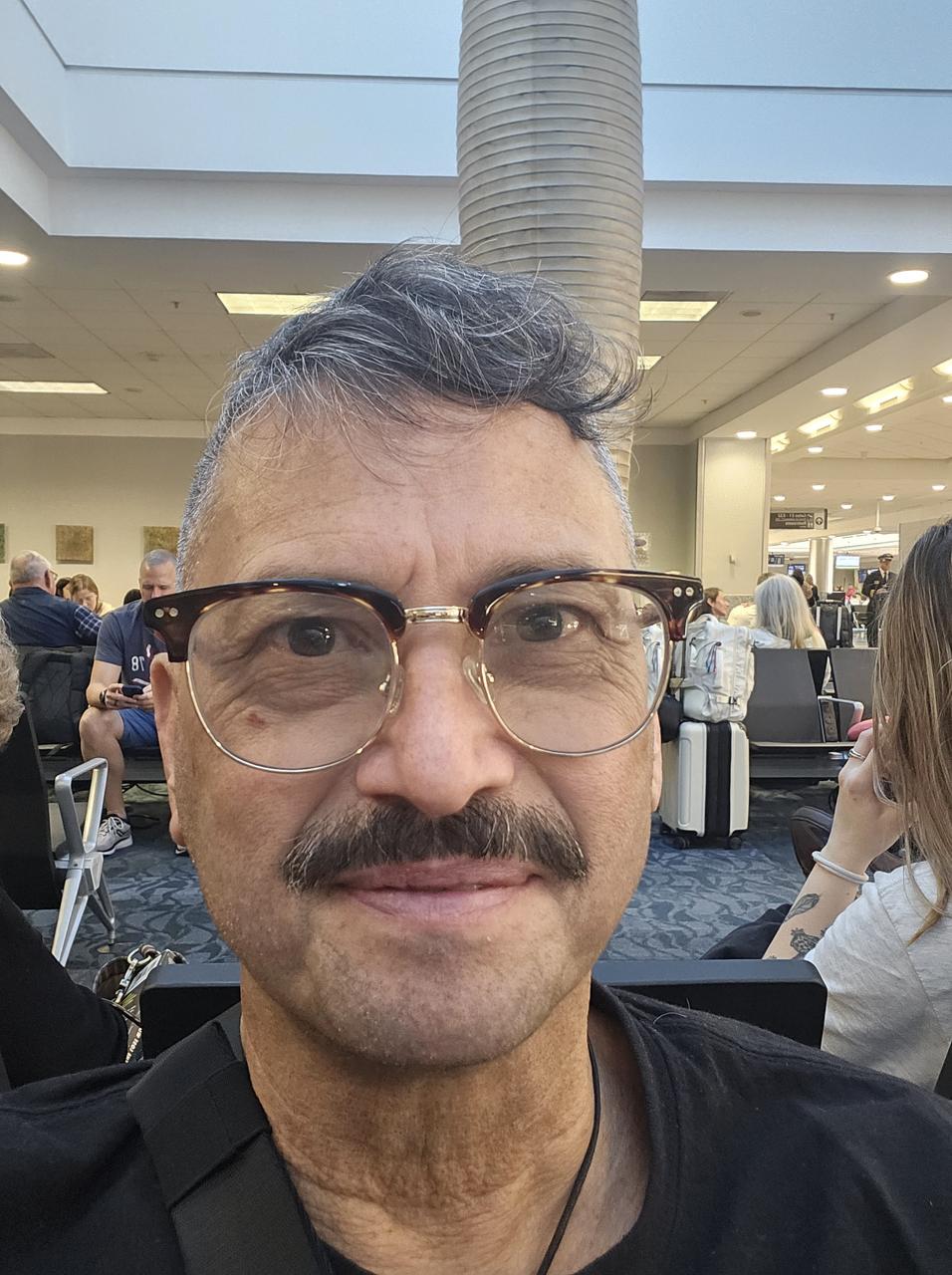 Profile photo 6 of 6