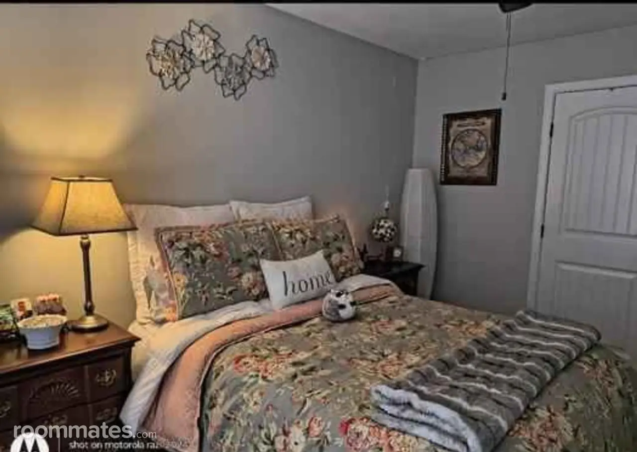 Profile photo 2 of 12