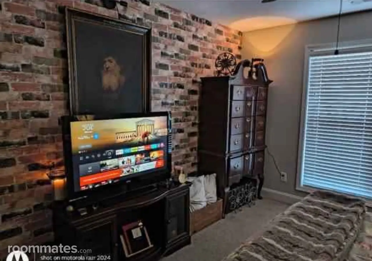 Profile photo 4 of 12