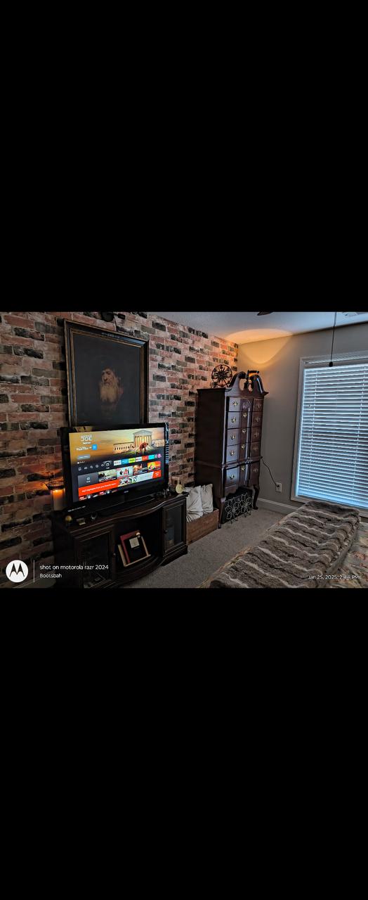 Profile photo 11 of 13