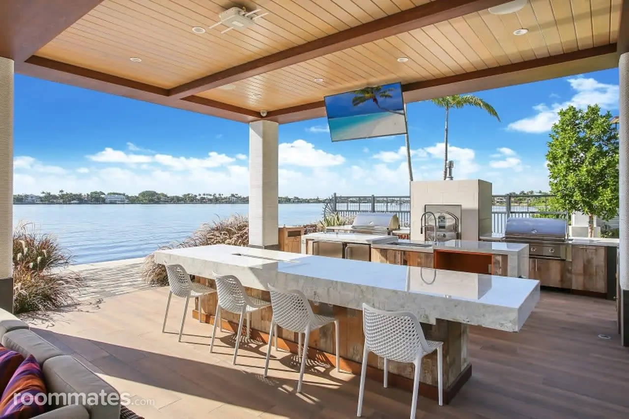 Profile photo 8 of 10