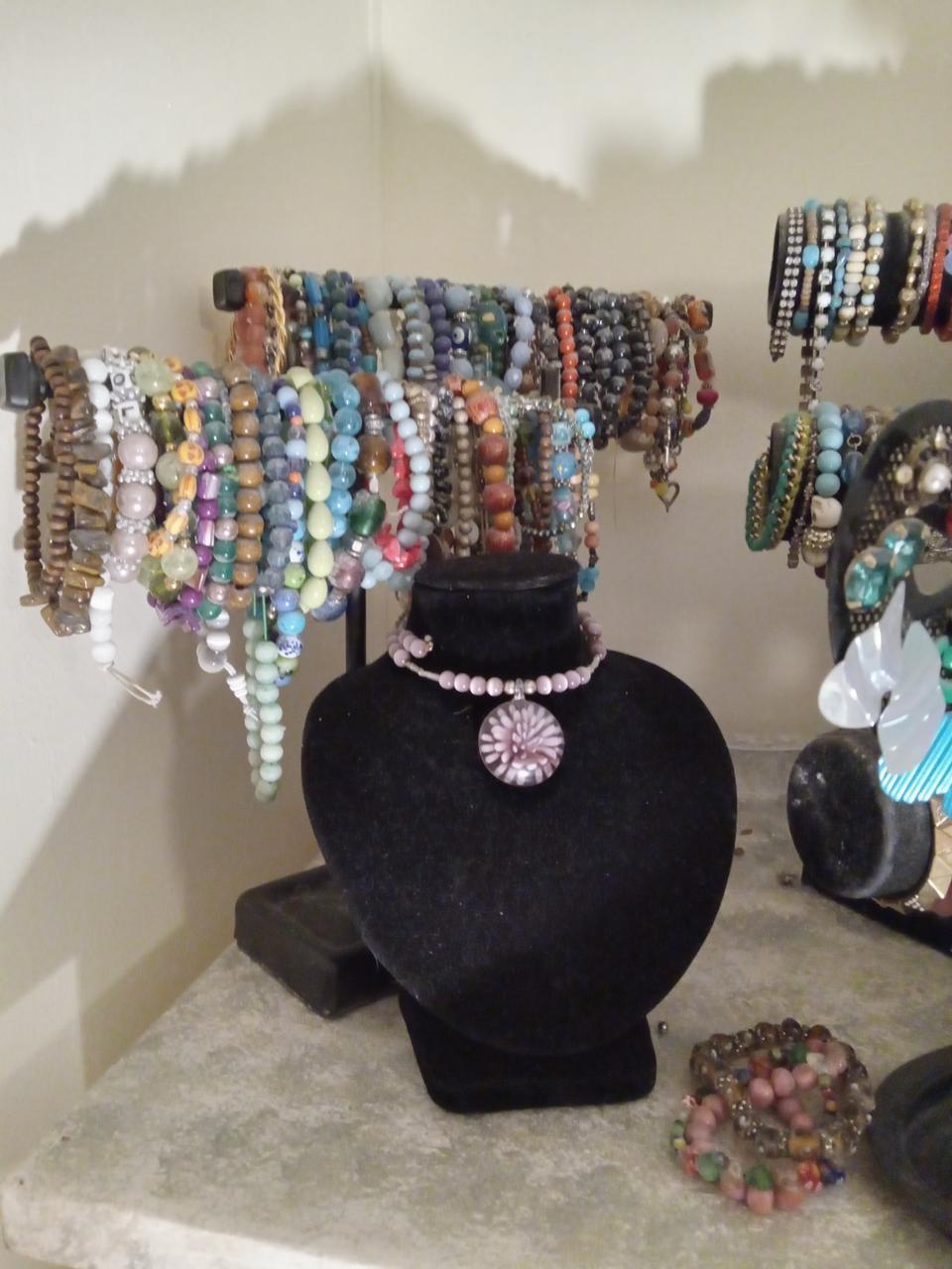 Profile photo 1 of 1