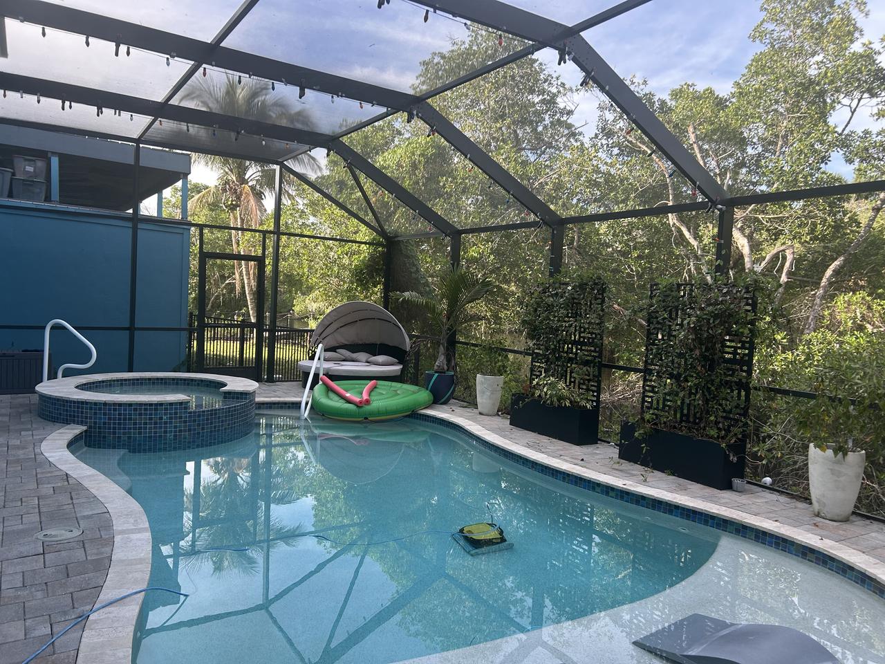 Profile photo 3 of 6