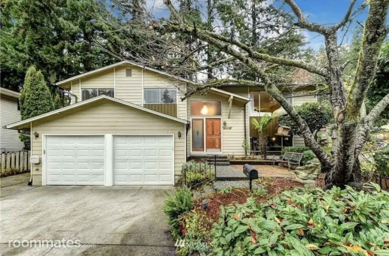 Profile photo 3 of 4