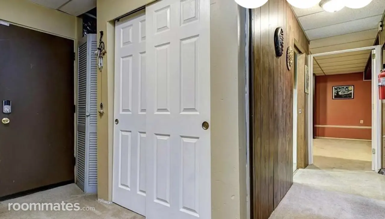 Profile photo 1 of 4