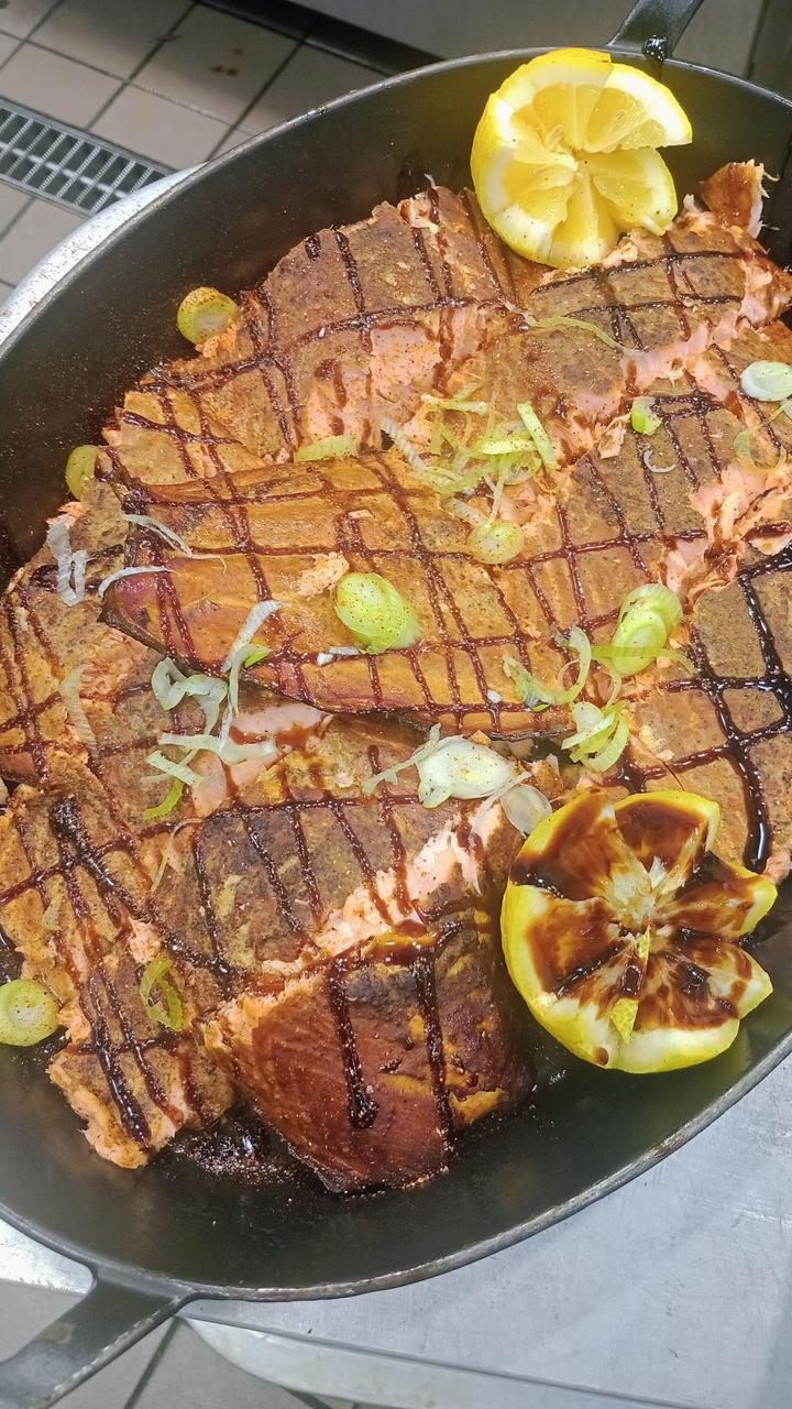 Profile photo 6 of 6