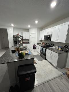 Room for rent in Winter Haven, FL $700, house