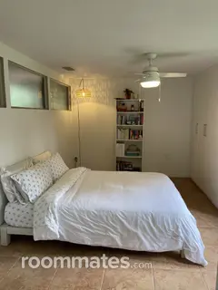 Room for rent in Gainesville, FL $975, house