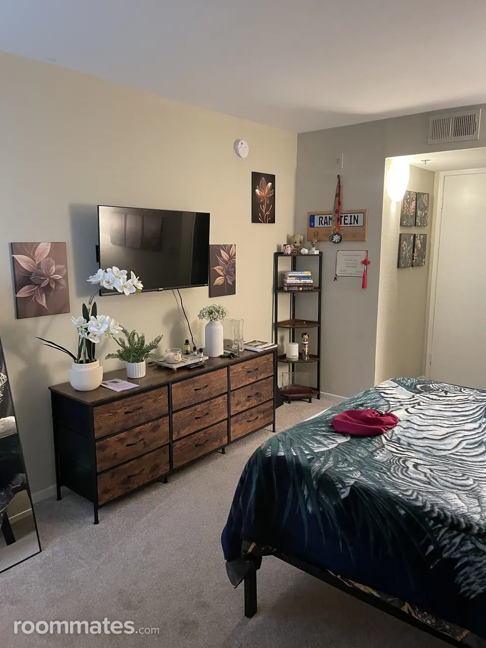 Profile photo 7 of 11