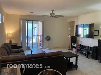 Room for rent in Phoenix, AZ $612, house