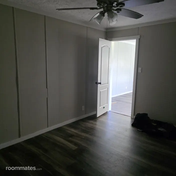 Room for rent in Cross, SC $800, house
