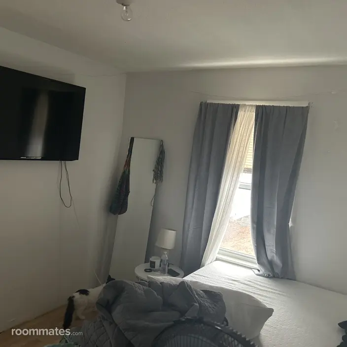 Room for rent in Bristol, CT $900, house