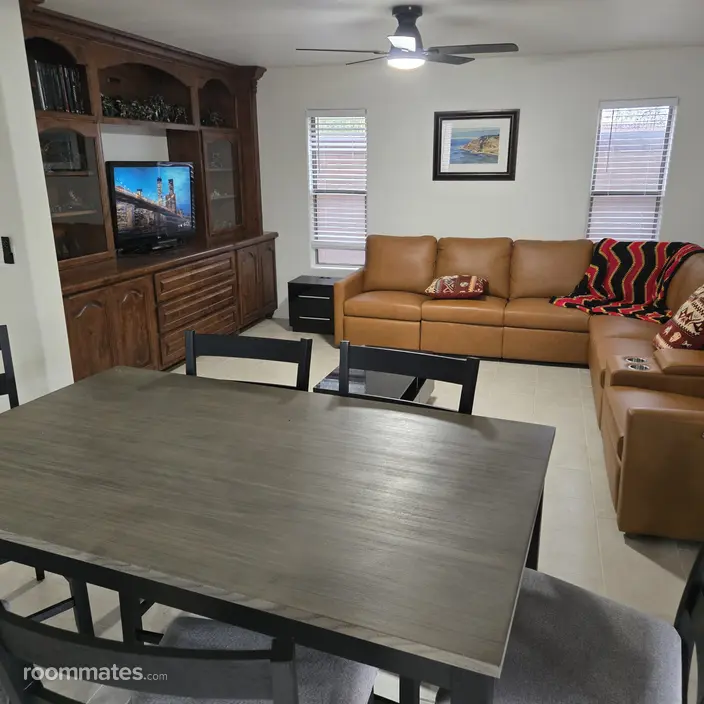 Room for rent in Mesa, AZ $600, house