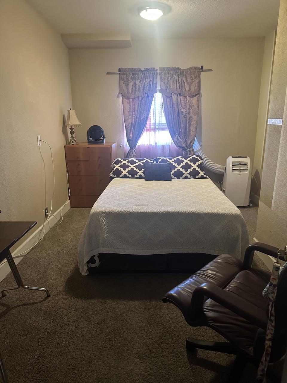 Profile photo 3 of 8