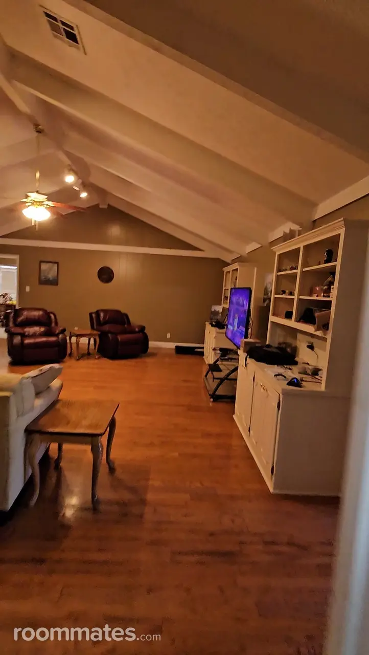 Profile photo 9 of 11