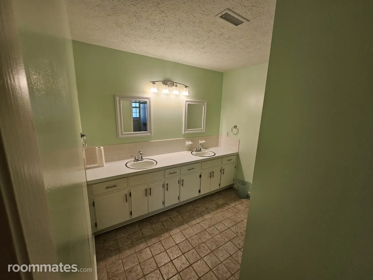 Profile photo 5 of 11