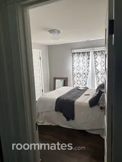 Room for rent in St. Charles, IL $1200, house