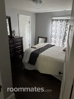 Room for rent in St. Charles, IL $1200, house