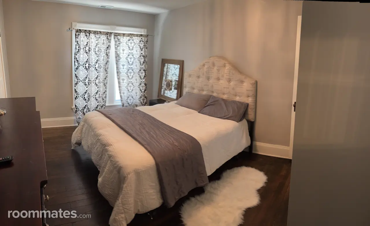 Profile photo 11 of 14