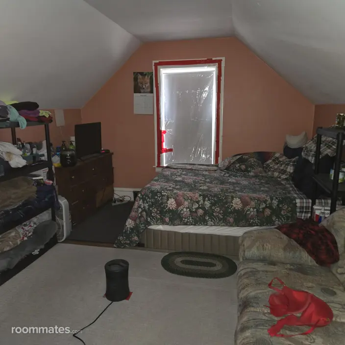 Room for rent in Walpole, MA $900, house