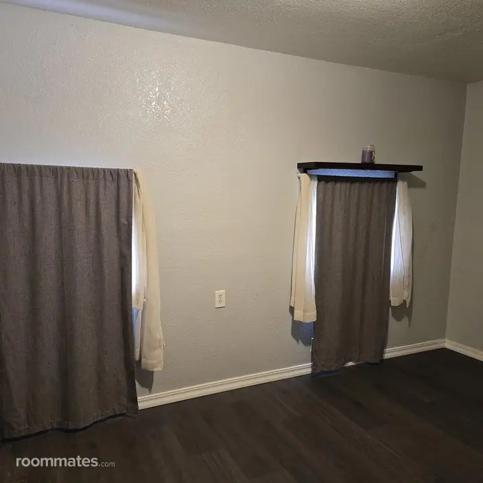 Room for rent in Wood Village, OR $900, house