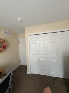 Room for rent in Cuyahoga Falls, OH $700, townhouse