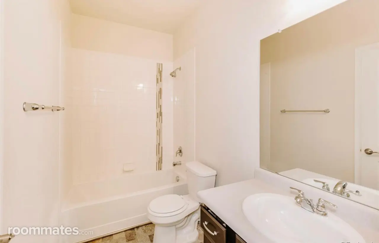 Profile photo 3 of 7