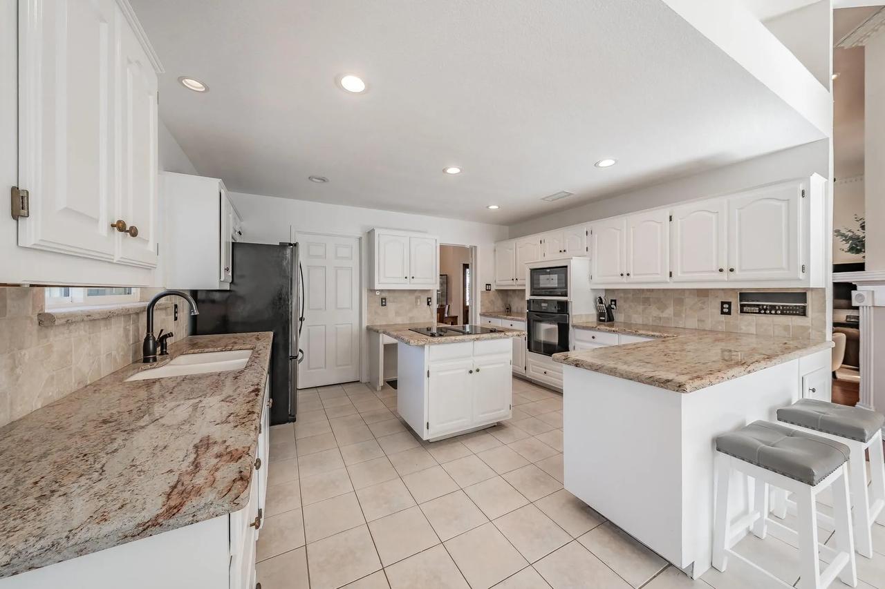 Profile photo 1 of 11