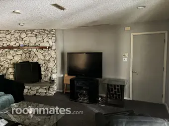 Room for rent in Cherry Hill, NJ $1000, house