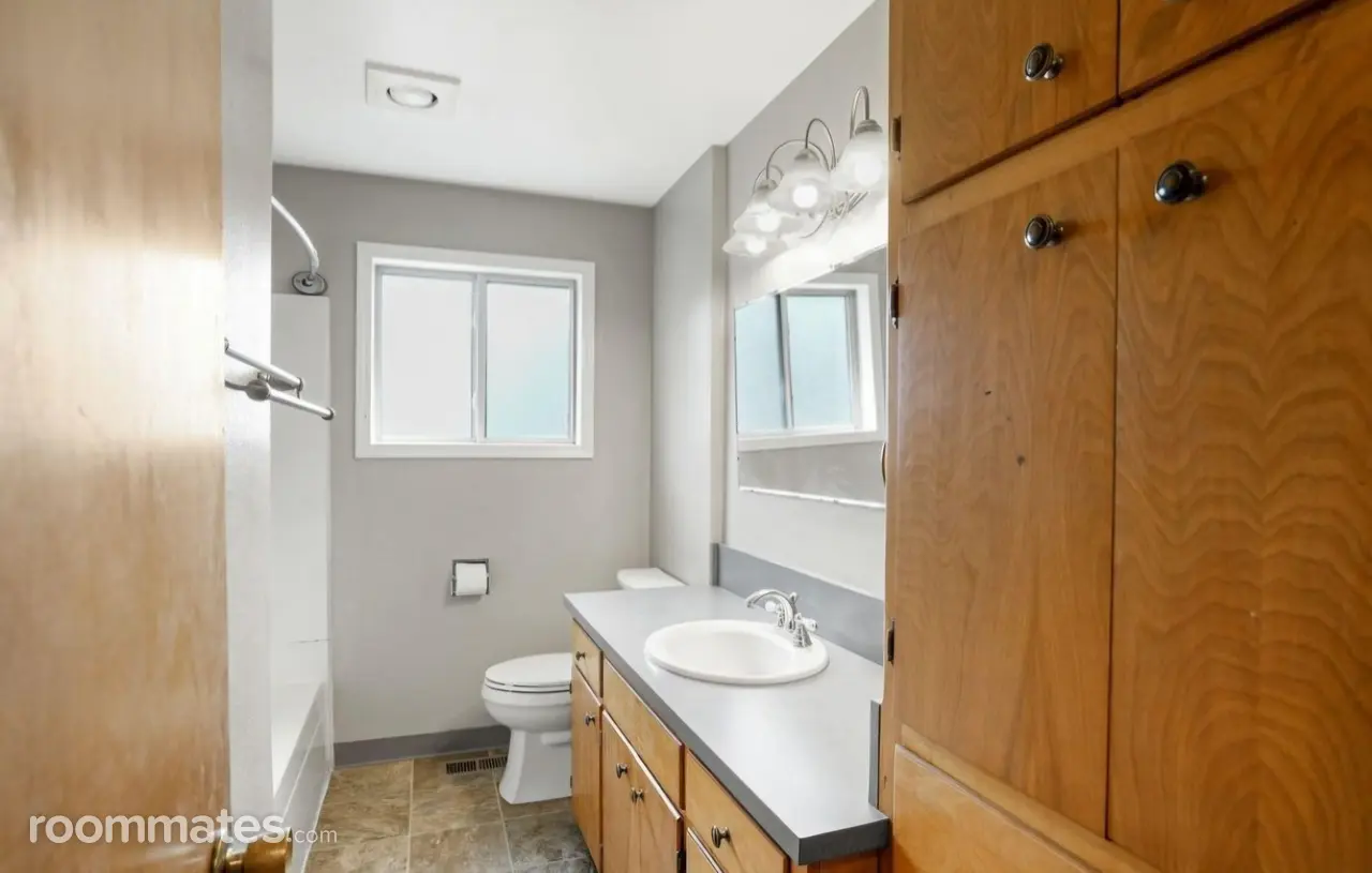 Profile photo 4 of 10