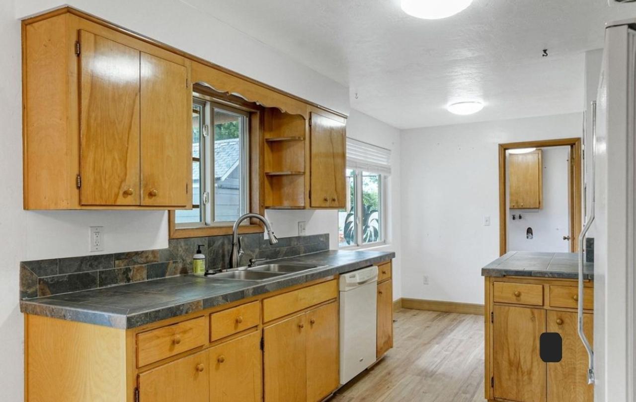 Profile photo 6 of 10