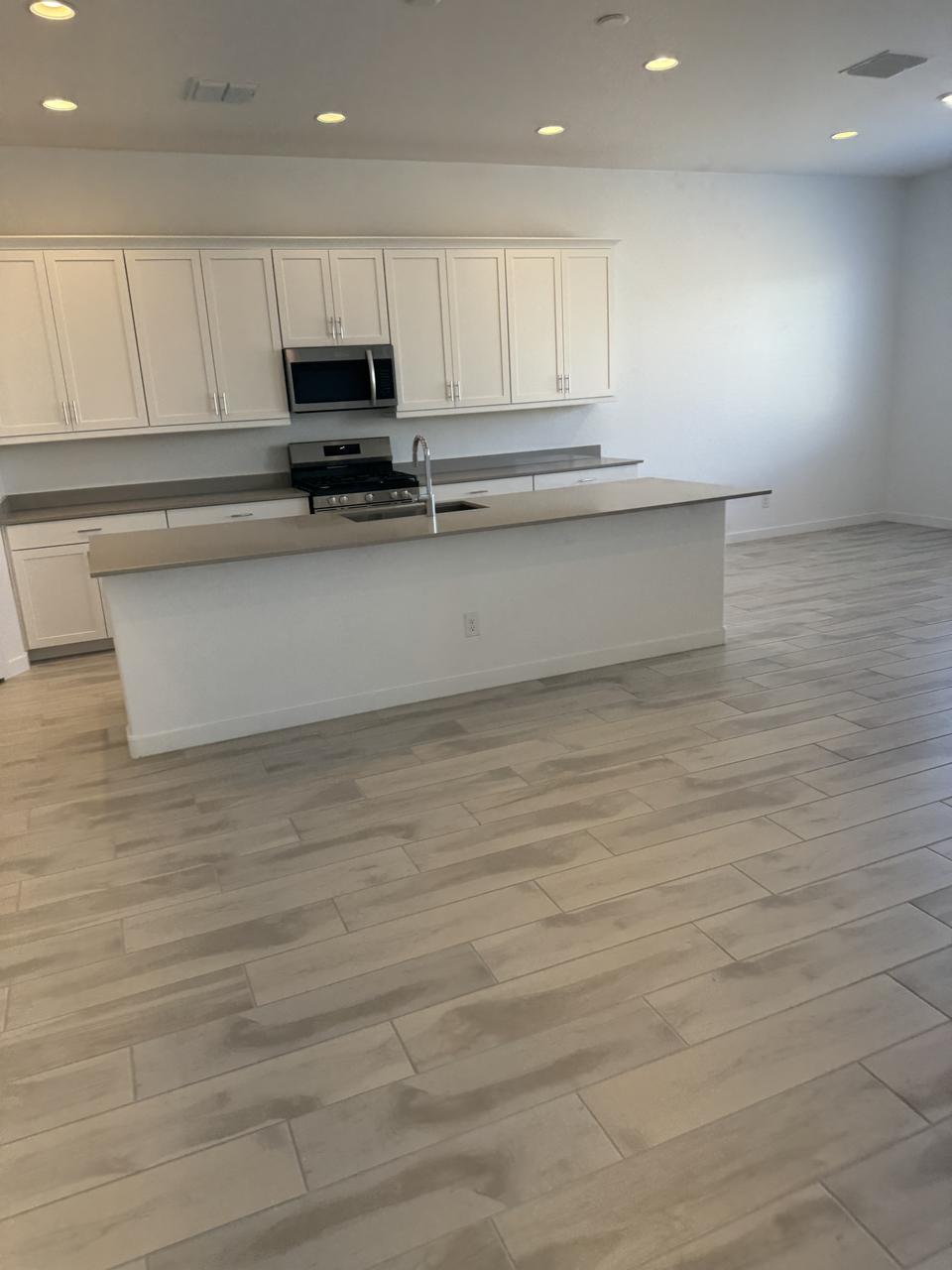 Profile photo 12 of 17